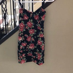 Aritzia TALULA mini dress size med fits small
